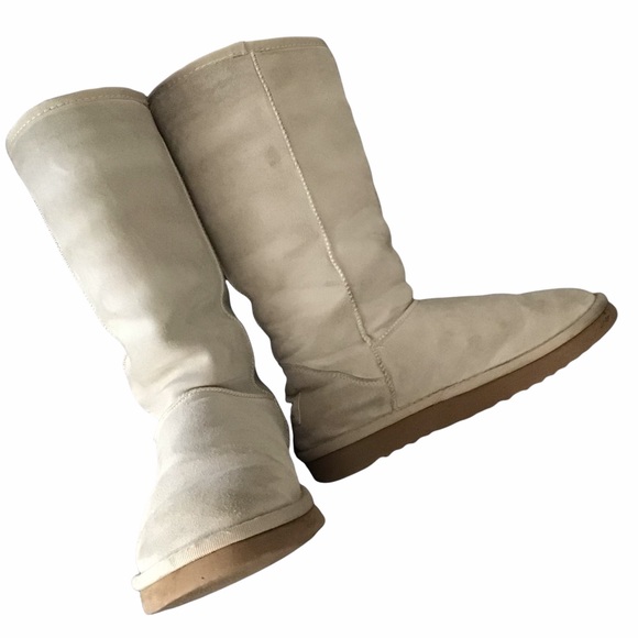 UGG Classic Tall Boot Sand Size 9 - Picture 3 of 8
